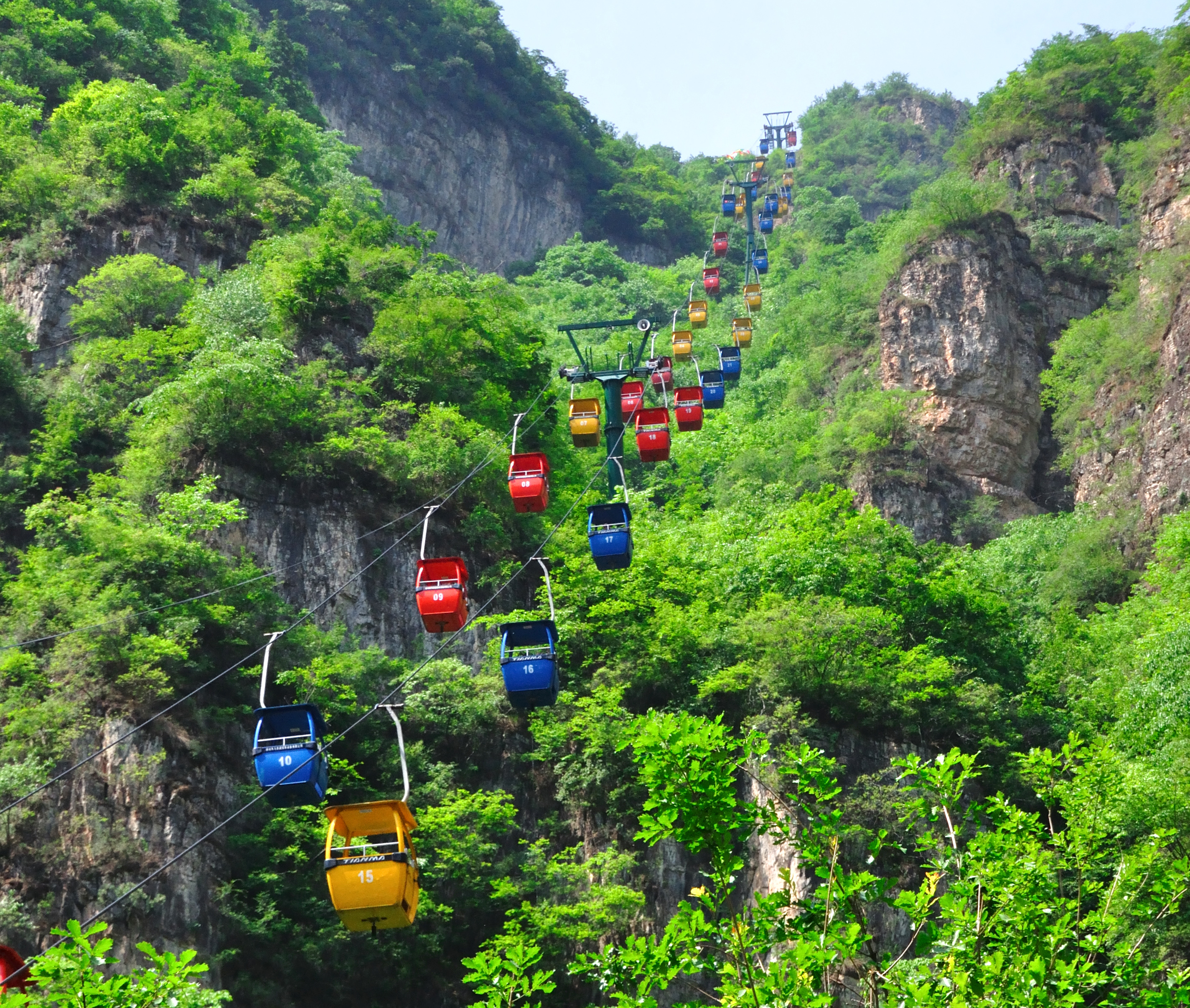 到野三坡来一次高大尚的旅游团建