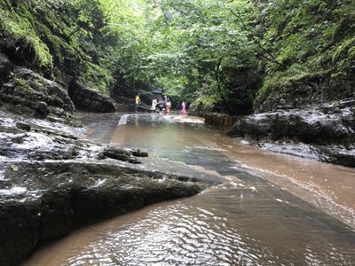 七彩小镇，藏在大山里的童话世界——野三坡